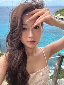 Gen Z Style Icon Mai Huong Rocks the Ultimate Beach Look - image 2