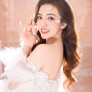 Beauty Spotlight: The Noodle Girl from Ho Quang Hieu MV - image 0