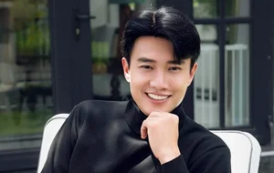 Quoc Truong Celebrates Birthday with Ngoc Trinh Amidst Mother's Noticed Reaction - image 0