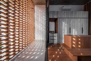 Incredible Transformation: From Industrial Warehouse to Poetic Townhouse - image 0