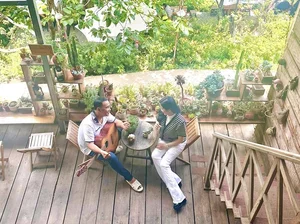 The Timeless Grace of Da Thao: A Glimpse into Quyen Linh's Family Life - image 0