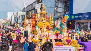 Mysterious 'Sacred Turtle' Appearance During Songkran Festival Sparks Local Devotion - image 2