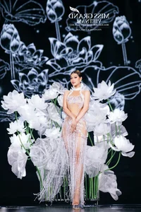 Miss Doan Thien An Shines Bright in Stunning Traditional Vietnamese Costumes - image 0