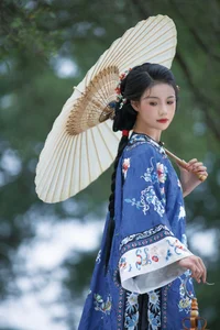 Timeless Elegance: Xin Xin in YiTuYu Art Language Vol.8883 - image 12