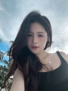 Where Are They Now? The Current Look of the 'Accidental' Hot Girl - image 8