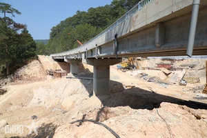 New Viaduct on Mimosa Pass Da Lat Nears Completion Before Official Opening - image 5