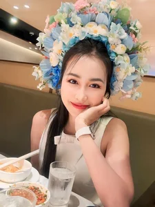 The Stunning Career and Style of the DJ Who Partnered with Son Tung M-TP - image 4