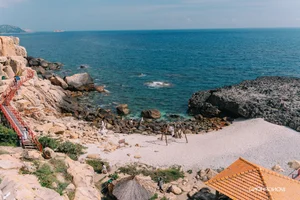 Exploring the Enchanting Coastal Landscapes of Hang Rai: A Must-Visit Destination in Vietnam - image 2