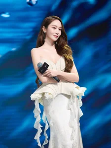 Analyzing Jessica Jung's Recent Concert in Vietnam and Fan Reactions - image 0