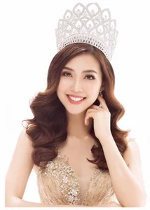 Tường Linh: Vietnam’s 'Smallest Waist' Beauty Queen Stuns in Sultry Bikini Shoot - image 1