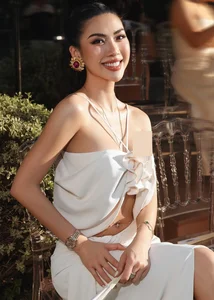 Tường Linh: Vietnam’s 'Smallest Waist' Beauty Queen Stuns in Sultry Bikini Shoot - image 3