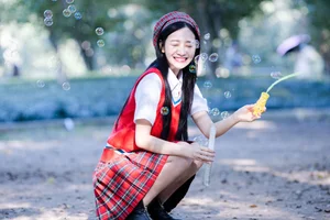 YiTuYu Art Language Vol.6698 Featuring the Radiant Model Xing Xing - image 1