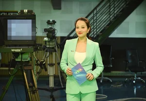 Ageless Beauty: MC Hong Phuong’s Radiant 41st Year and Life with Artist Quoc Co - image 0