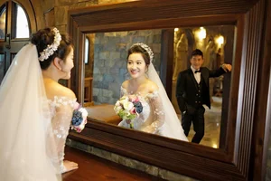 Ageless Beauty: MC Hong Phuong’s Radiant 41st Year and Life with Artist Quoc Co - image 4