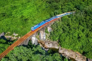 Why the Hue-Da Nang Heritage Train is Captivating Travelers Worldwide - image 0