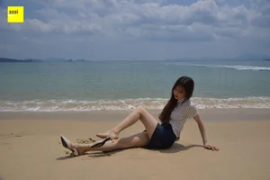 Jia Jia IESS Devil Wednesday Issue 27 Beach Uniform Special - image 8