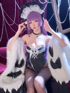 Elegant Tashkent Cosplay by Hoshilily: A Visual Masterpiece from Azur Lane - image 4