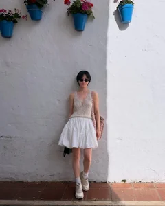 Song Hye Kyo's Travel Style: Mastering the Art of Minimalist Luxury Outfits - image 1