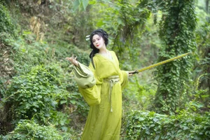 YiTuYu Art Language Vol.7320 Featuring Miao Su Su: Elegant Portrait Photography - image 10
