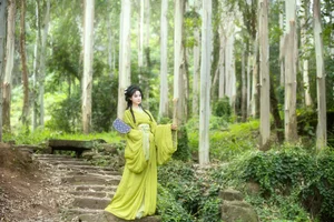 YiTuYu Art Language Vol.7320 Featuring Miao Su Su: Elegant Portrait Photography - image 59