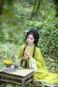 YiTuYu Art Language Vol.7320 Featuring Miao Su Su: Elegant Portrait Photography - image 5