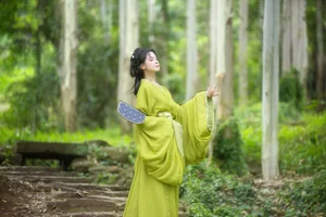 YiTuYu Art Language Vol.7320 Featuring Miao Su Su: Elegant Portrait Photography - image 17