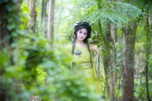 YiTuYu Art Language Vol.7320 Featuring Miao Su Su: Elegant Portrait Photography - image 23