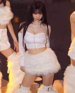 Top 9 Female K-Pop Idols with the Most Stunning Body Proportions - image 1