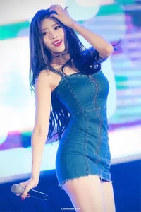 Top 9 Female K-Pop Idols with the Most Stunning Body Proportions - image 3