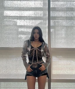 Top 9 Female K-Pop Idols with the Most Stunning Body Proportions - image 2