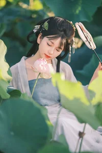 Jing Jing Shines in YiTuYu Art Language Vol.7464: A Visual Journey - image 12