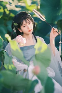 Jing Jing Shines in YiTuYu Art Language Vol.7464: A Visual Journey - image 5