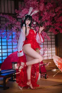 Elegant Chikuma Bunny Girl Cosplay: A Masterpiece by Ri Nai Jiao from Azur Lane - image 6