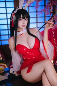 Elegant Chikuma Bunny Girl Cosplay: A Masterpiece by Ri Nai Jiao from Azur Lane - image 9