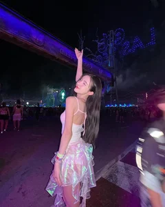The Viral 'Fruit Seller' Captivating the Internet with Angelic Beauty - image 0