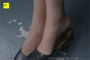 Yi Xin II: The Return of the Flight Attendant Aesthetic - image 11
