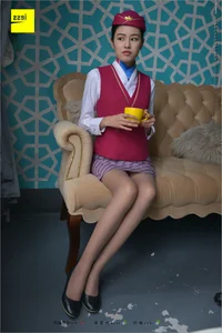 Yi Xin II: The Return of the Flight Attendant Aesthetic - image 5