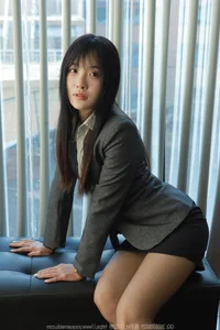 Sophisticated Grace: Wanping Features in the IESS Gentle S Photo Gallery - image 32