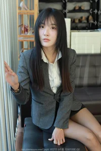 Sophisticated Grace: Wanping Features in the IESS Gentle S Photo Gallery - image 24