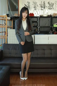 Sophisticated Style in IESS No.1633 featuring Wan Ping - image 49