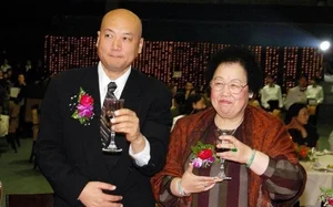 The Unique Life of Chi Zhongrui: Shaving His Head and Strange Family Rules - image 0